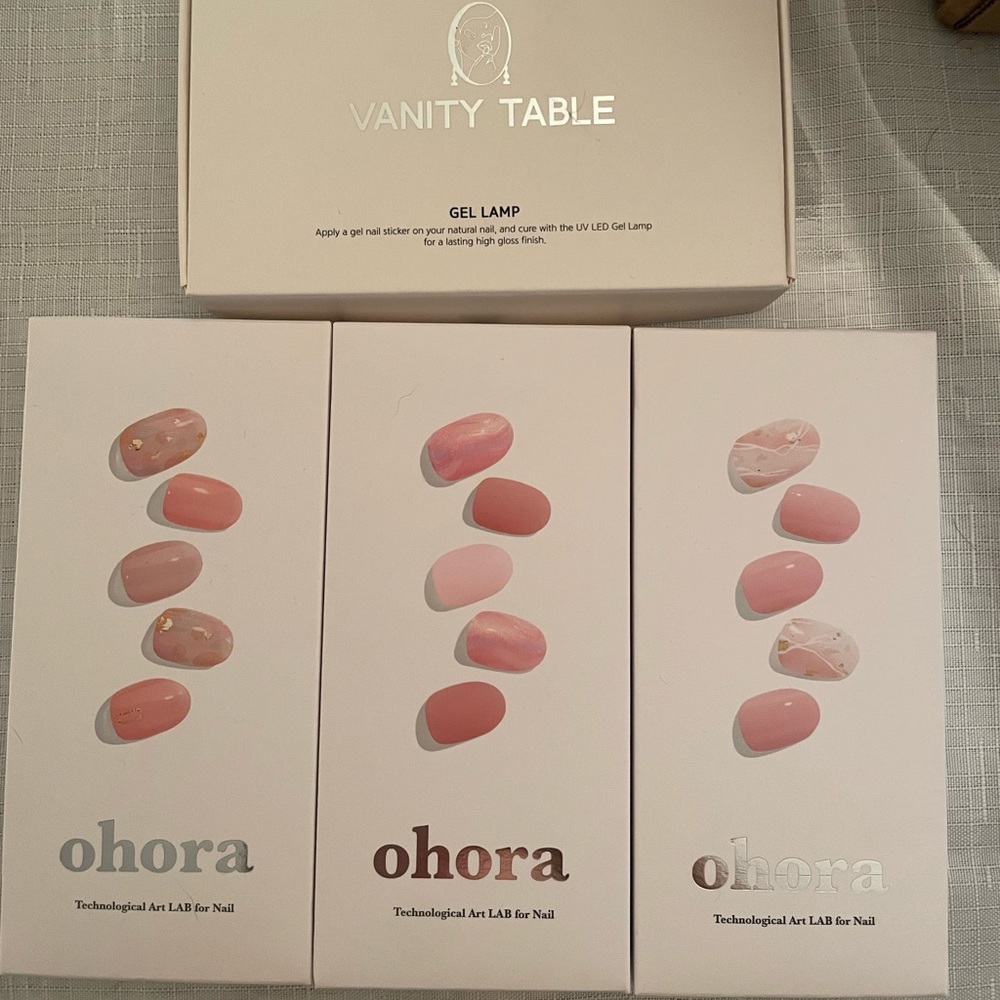 Vanity Table - ohora nails and lamp